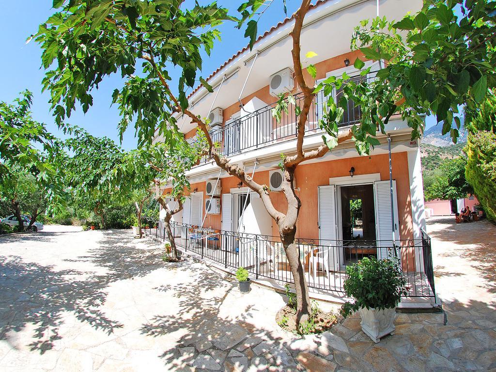 Emilia Apartments Трапезакі Екстер'єр фото
