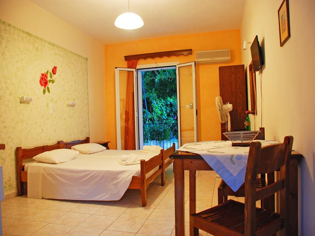 Emilia Apartments Трапезакі Номер фото