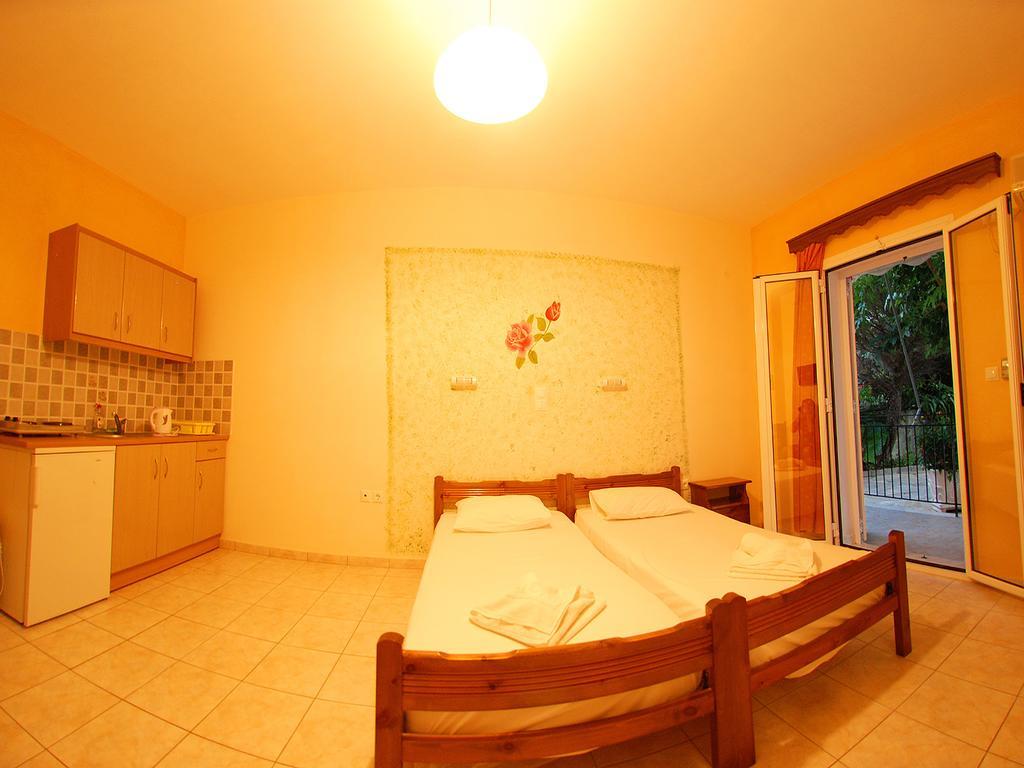 Emilia Apartments Трапезакі Номер фото